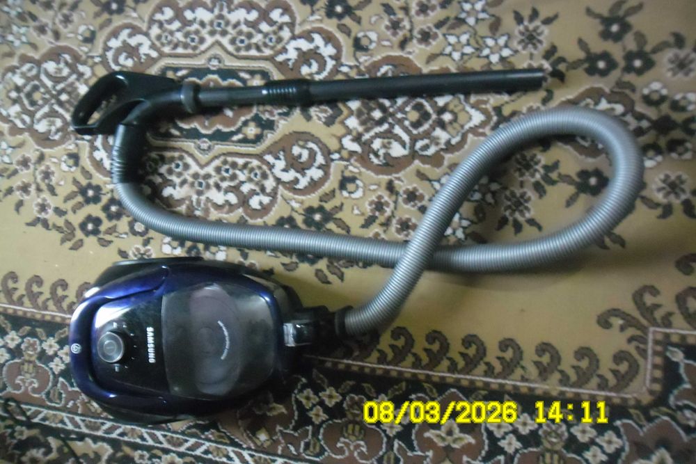 Срочно продам пылесосы рабочие .