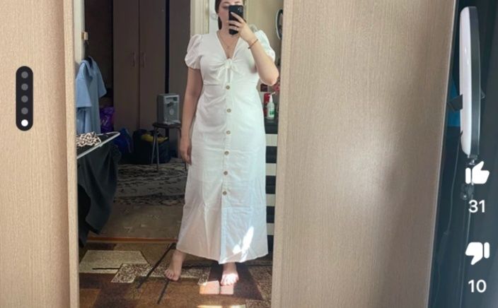 Продам платье  очень красивое