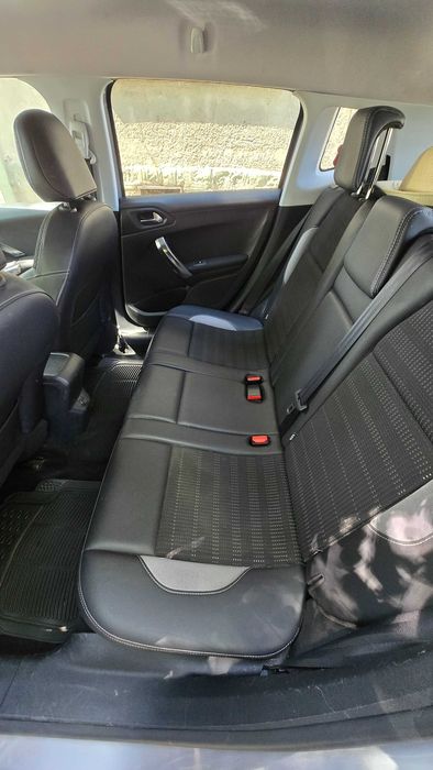 PEUGEOT 2008 1.6 HDi