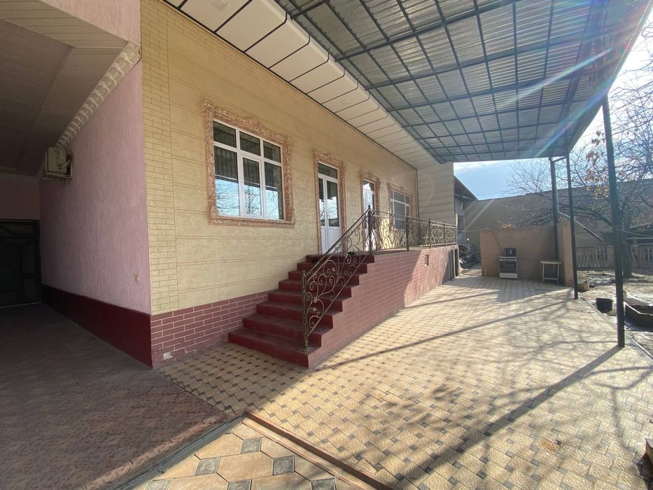 Xonobodda 15 sotixli hovli sotiladi