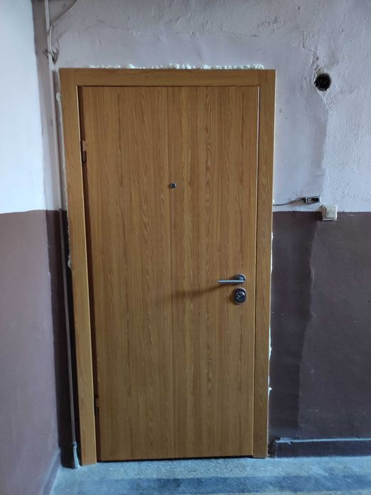 Заменям тристаен апартамент в гр. Бобов дол