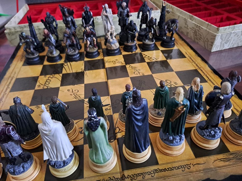 Set joc de sah Lord Of The Rings. Stapanul inelelor. De colectie!