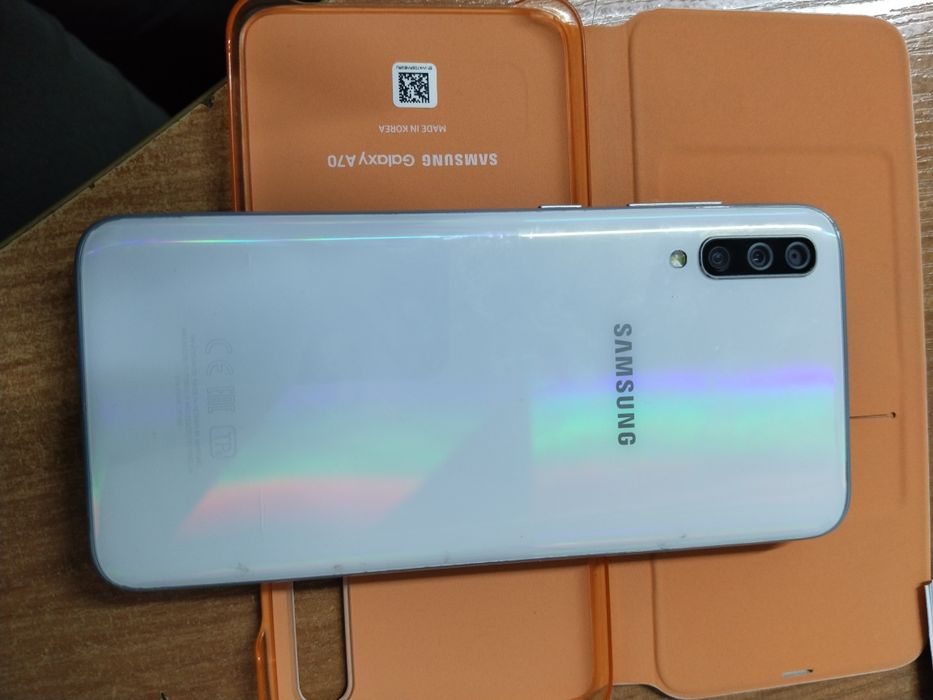 Samsung A70 128гб продам срочно