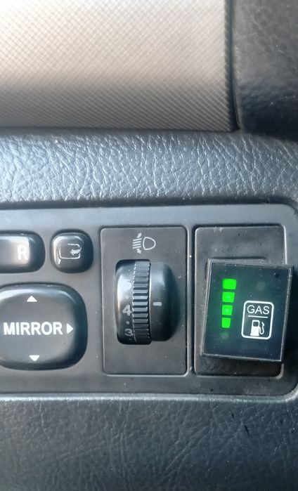 Toyota Avensis 2007 автомат  газ-бензин