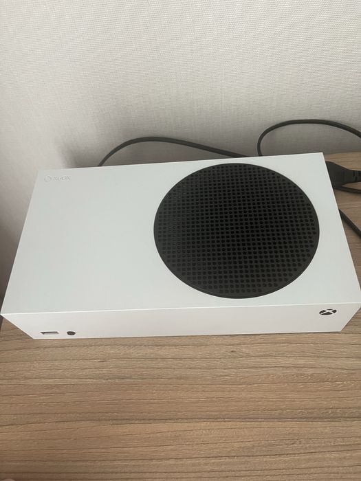 Продам Xbox Series S