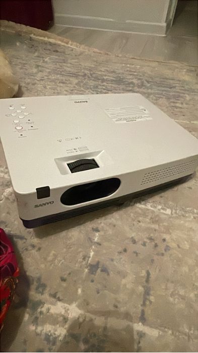 Проектор рабочий срочно