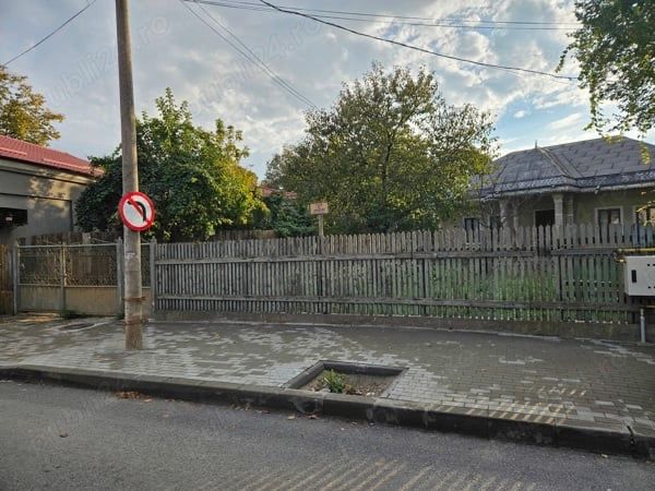 Vând casă zona centrală!