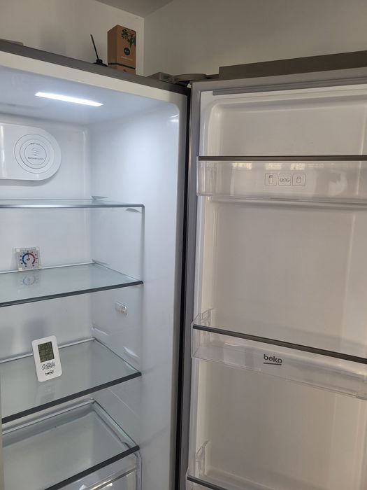 Frigider side-by-side beko