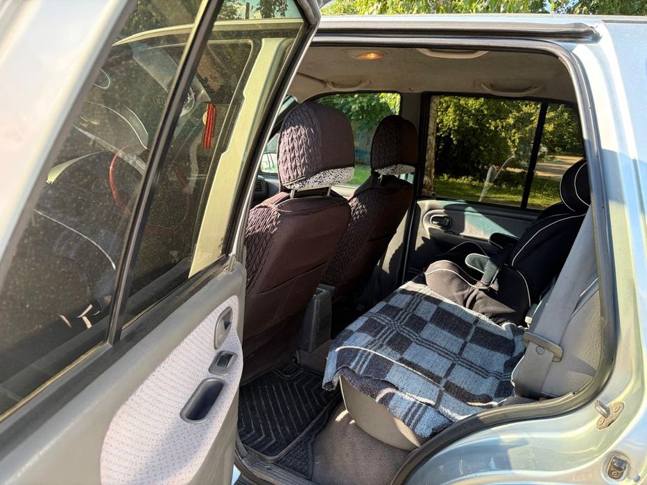 Продам машину Kia Sportage 1