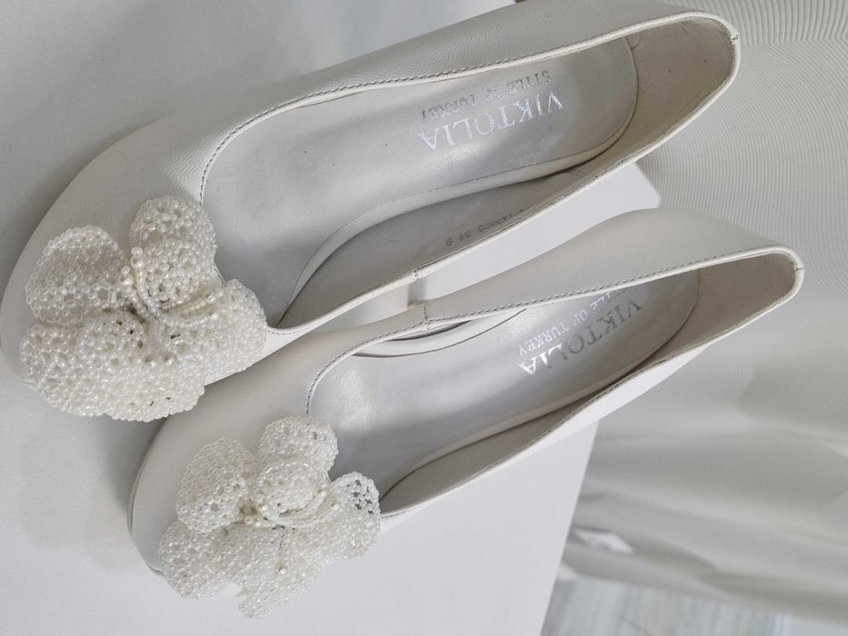 Туфли белые женские