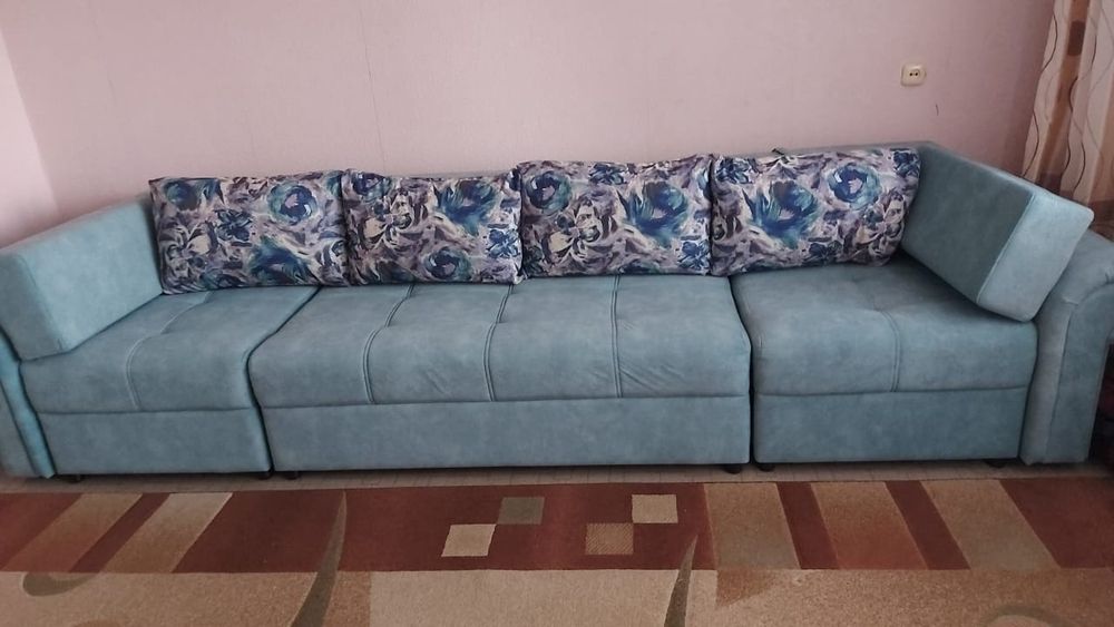 Продам диван угловой, большой