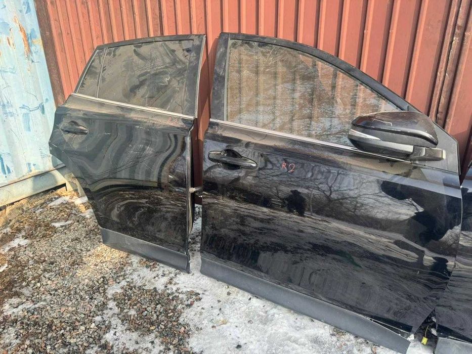 Двери Toyota Rav4