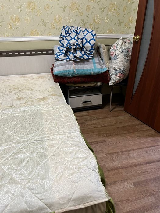 Продам спальный гарнитур