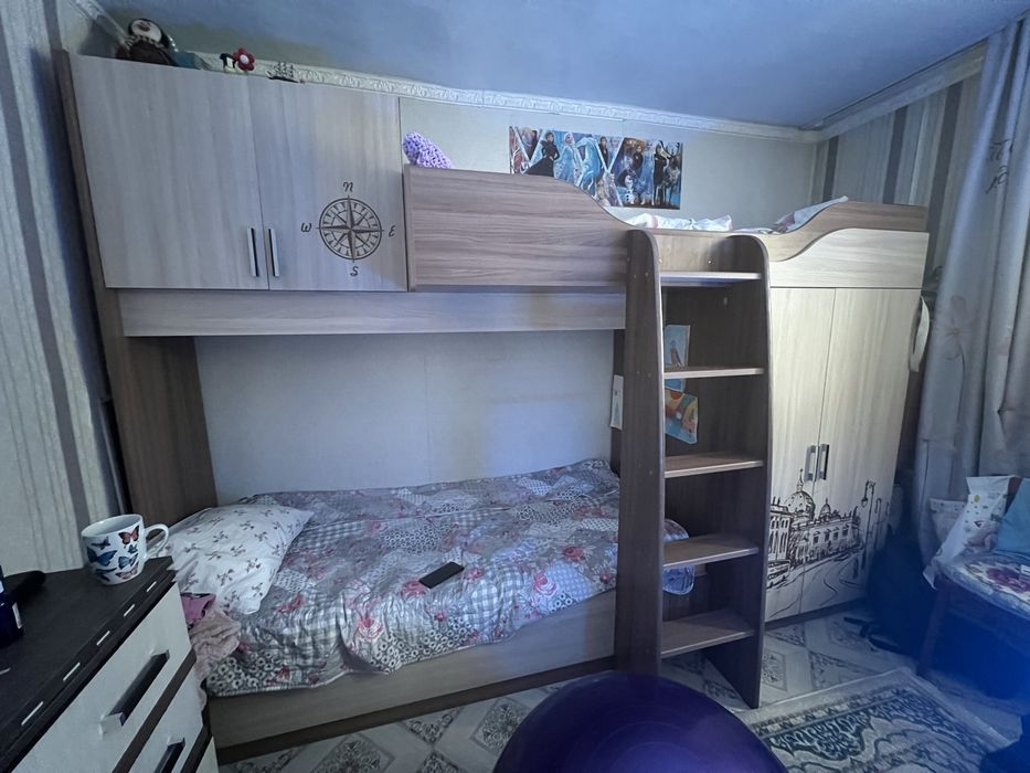 Двуярусная кровать