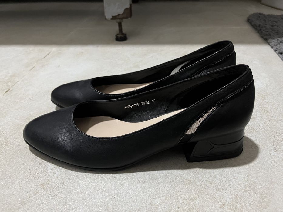 Продам туфли новые кожаные