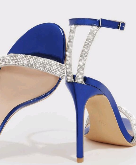 Sandale noi, mărimea 37