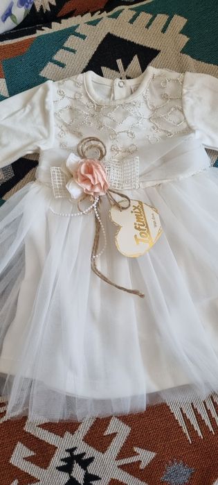 Продам детское новое платье