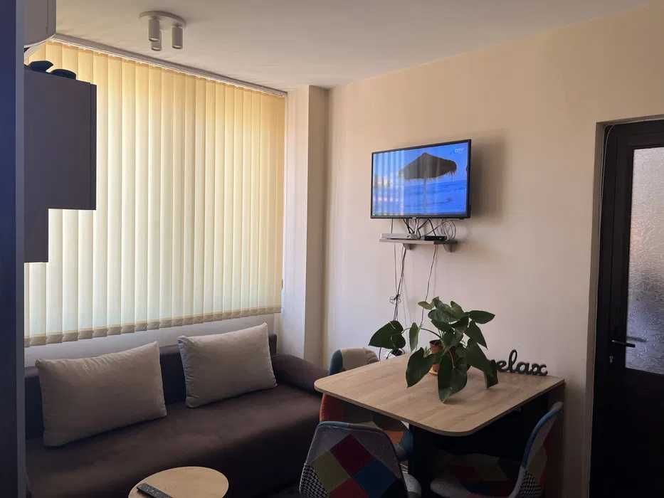 Дава се под наем Двустаен апартамент в Бургас, Зорница - 60 кв.м за 510 € - Снимка #3