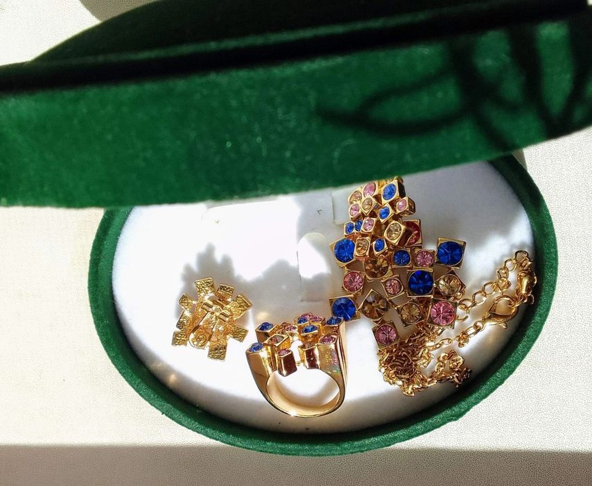 Турмалин опалит оникс  хризопраз яшма Сваровски