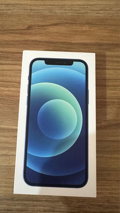 Продам айфон 12