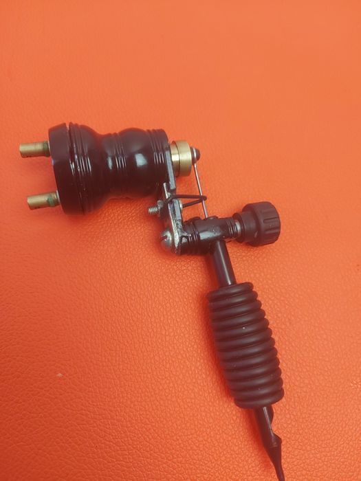 Aparat de tatuat rotativ