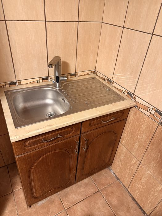 Mobila Bucatarie + Coltar tapitat din lemn, Masa extensibila si 2 Scaune Tapitate