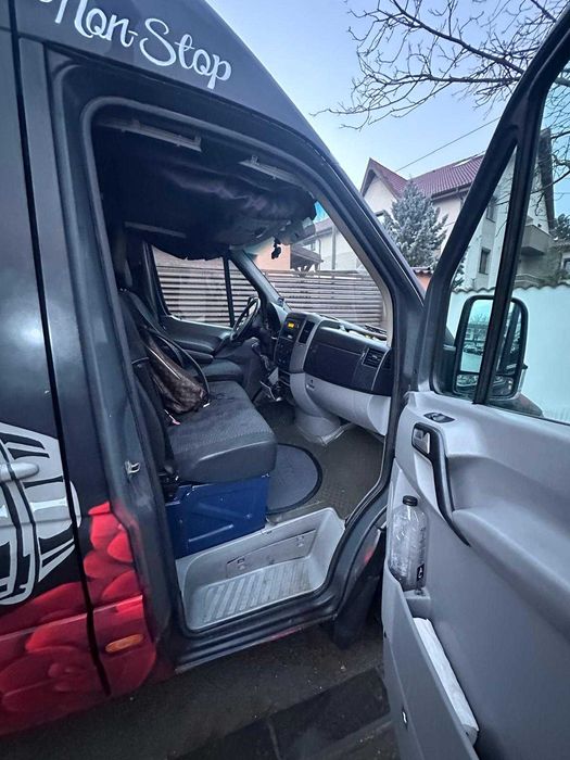 Vând Mercedes Sprinter 311 - Barber Shop Mobil complet