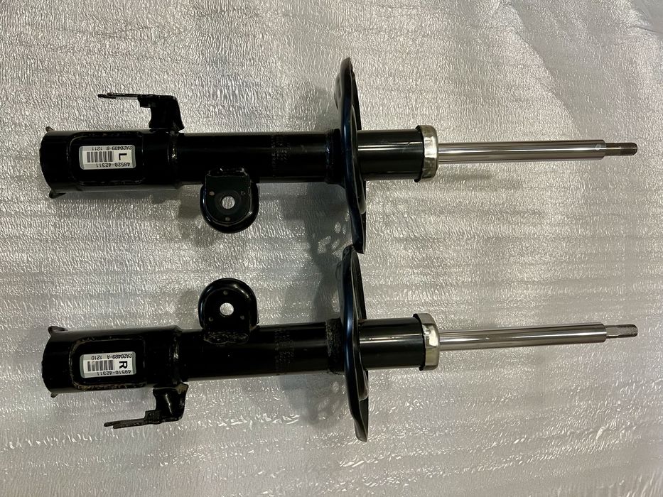 Амортизатор передний Toyota RAV4
