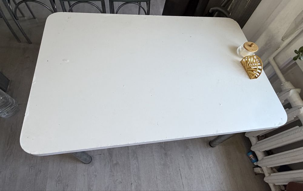 Продам кухонный стол и 4 стула
