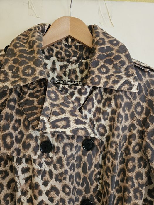 Много ефектен, актуален шлифер