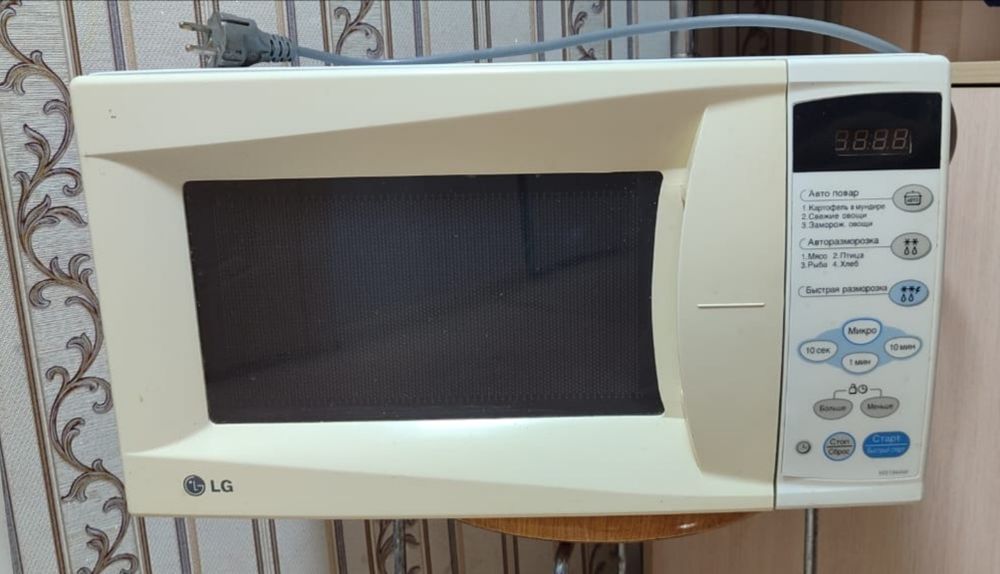 Продаю микроволновую печь
