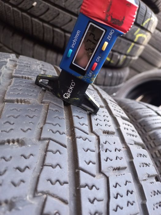 2 anvelope 215/60 R17 C Continental