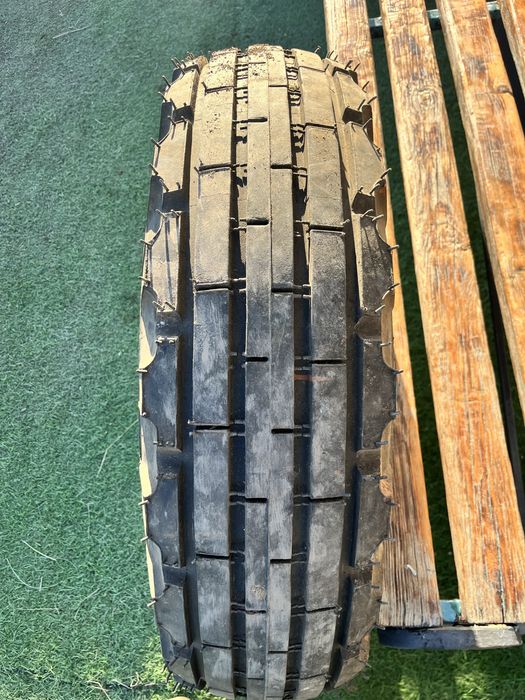 Продам одну шину с диском  размер 9.00-16