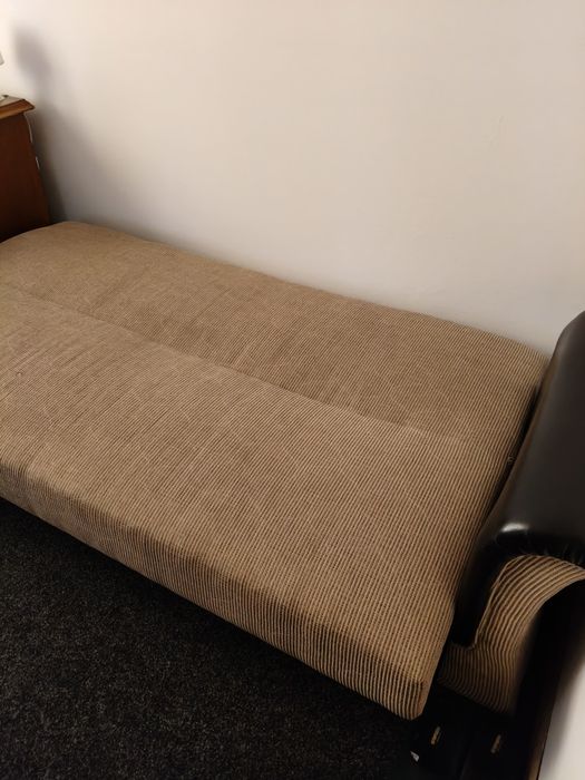 Vând canapea extensibilă