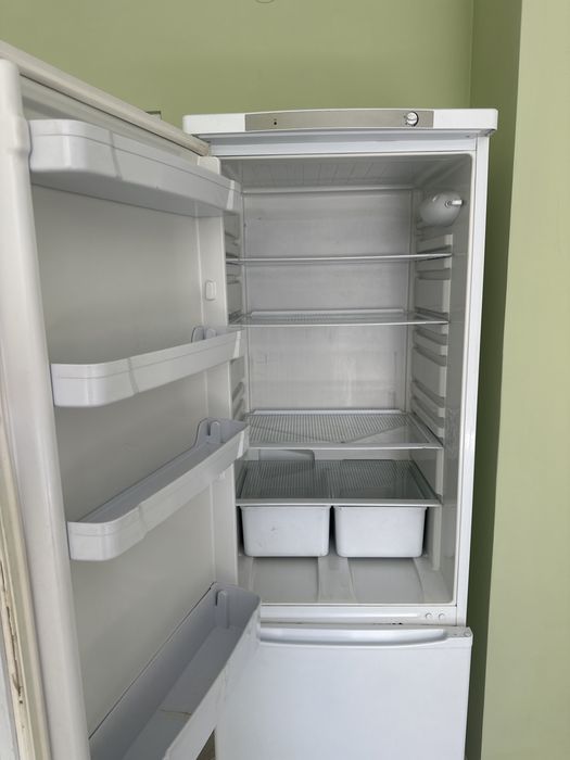 Холодильник Буу рабочий большой