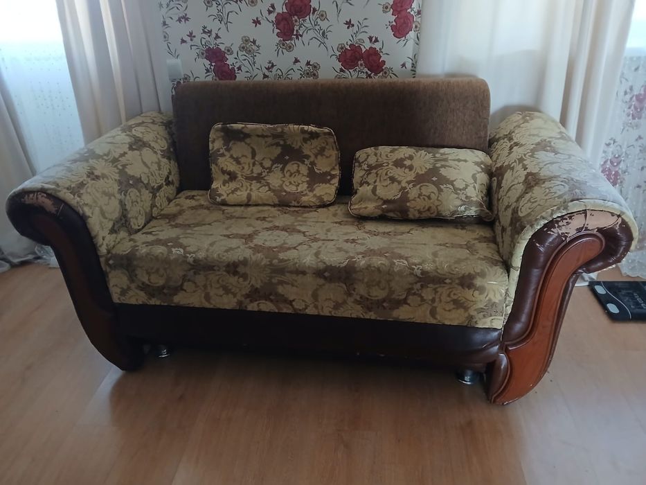 Продам диванчики