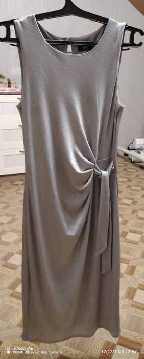 Продам платья на выход.