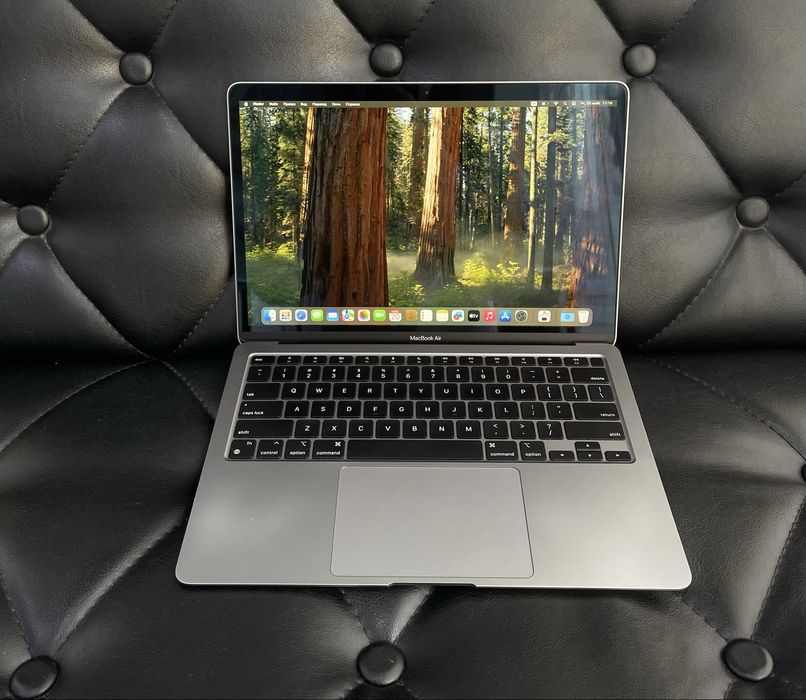 Apple MacBook Air M1 2020 года в идеальном состояние