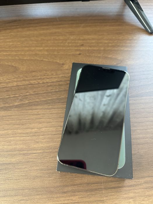 Продам Айфон 13 про 256гб