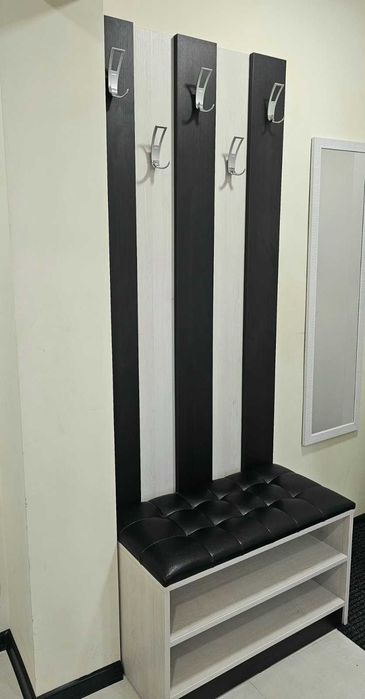 Шкаф за обувки със закачалка