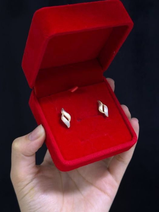 Серьги  Цвет: красный Проба:585 Вес:2.55гр