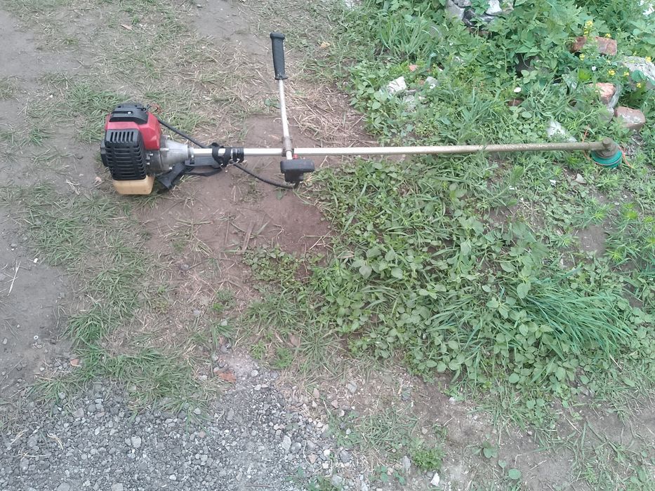 Продам триммер  бензиновый 2хтактный