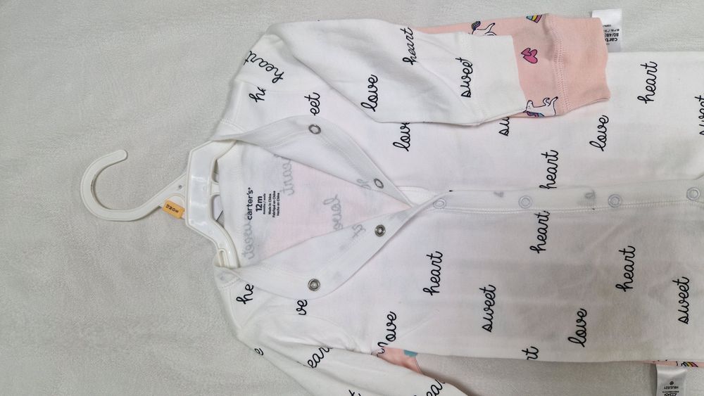 Комплект детских слипов от Carter's.