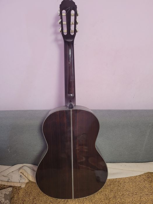 Классическая гитара kremona