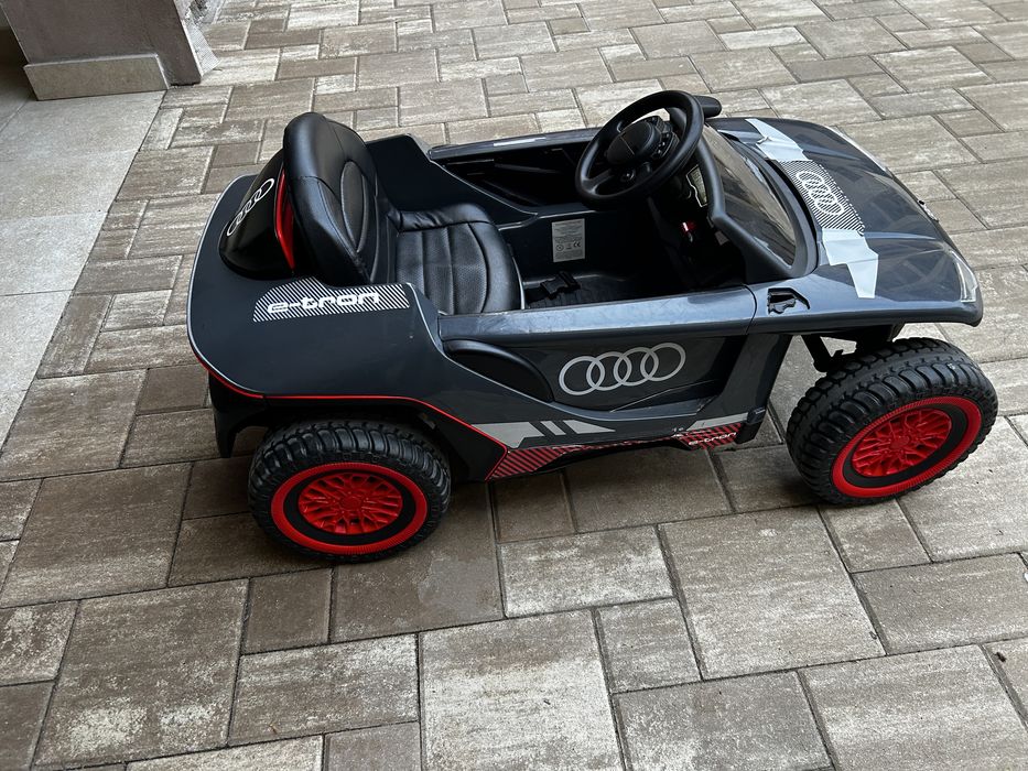 Vand masinuta electrica audi copii