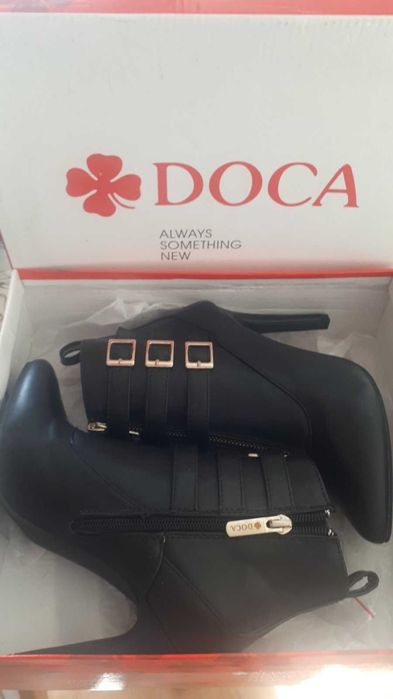 Дамски кожени боти DOCA