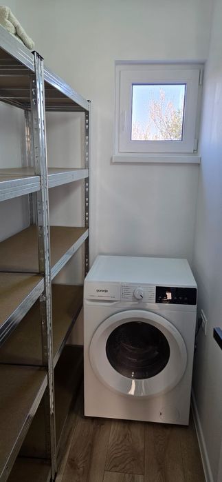 Inchiriez apartament la casă