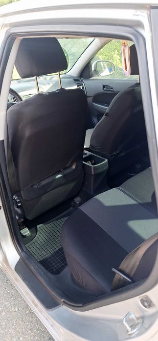 HYUNDAI i30 2010 — imagine 4
