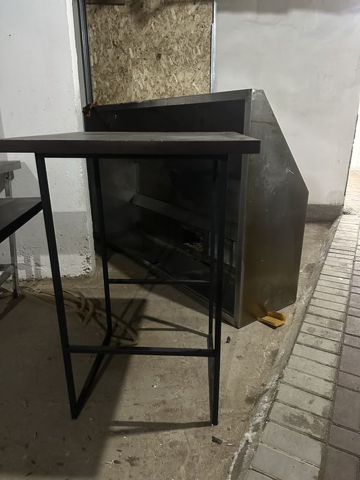 Продается стол в хорошем состояний