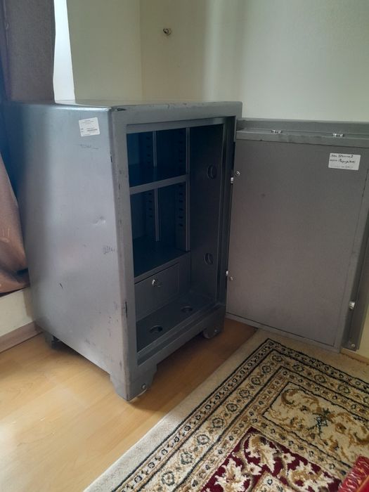 Сейф сатылады жаксы куинде